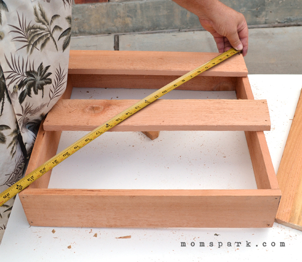 DIY Cedar Pallet Succulent Planter