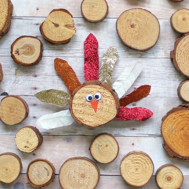 DIY Wood Slice Turkeys