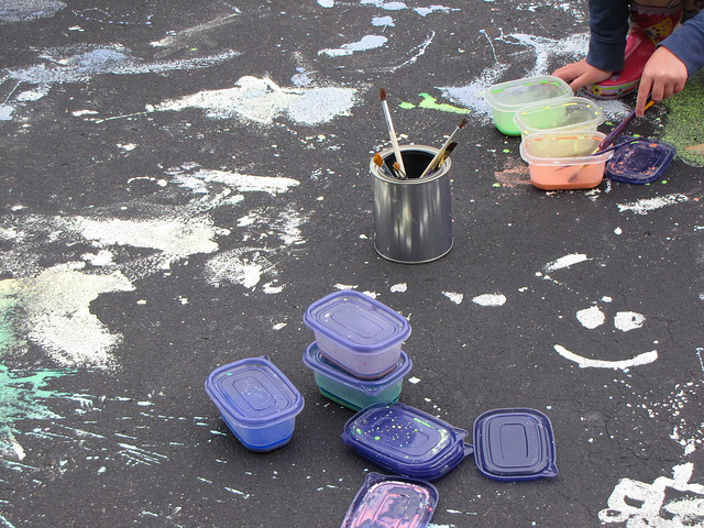 DIY: Homemade Sidewalk Chalk Paint