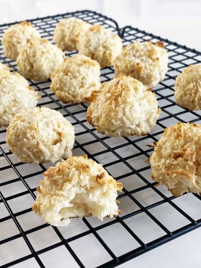 2-Ingredient Coconut Macaroons