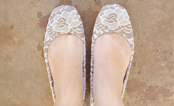 Shoe Makeover: Graceful Lace Flats 