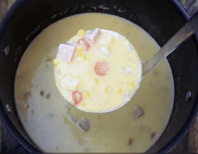 Easy Ham and Potato Cheesy Soup Recipe