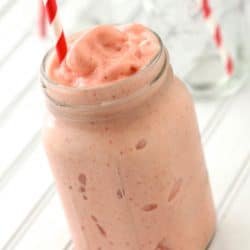 Strawberry Pick-Me-Up Smoothie