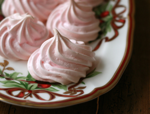 Peppermint Meringues