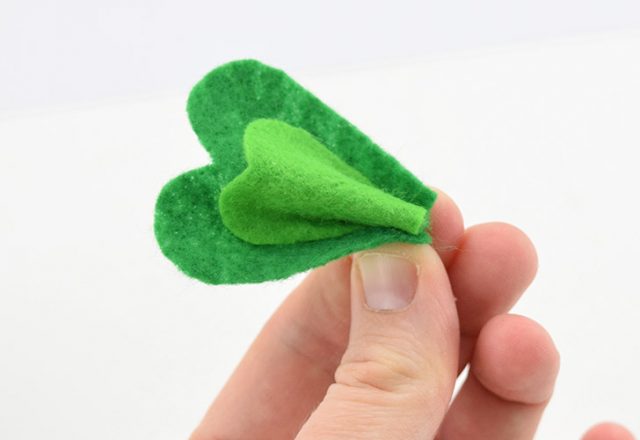 DIY Simple Felt Shamrock Pin