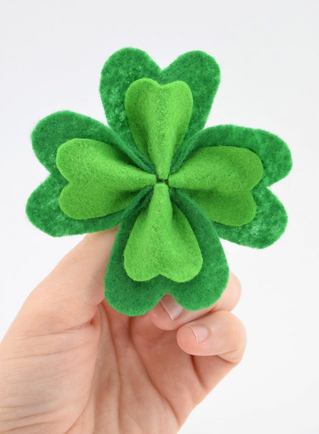 DIY Simple Felt Shamrock Pin