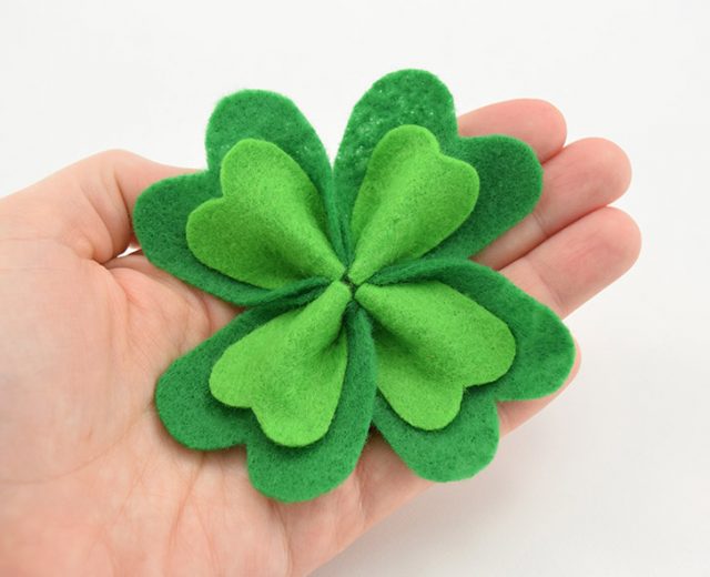 DIY Simple Felt Shamrock Pin