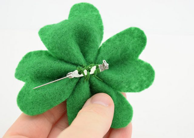 DIY Simple Felt Shamrock Pin