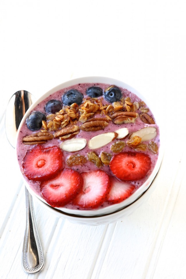 Berry Healthy Smoothie Bowl Recipe